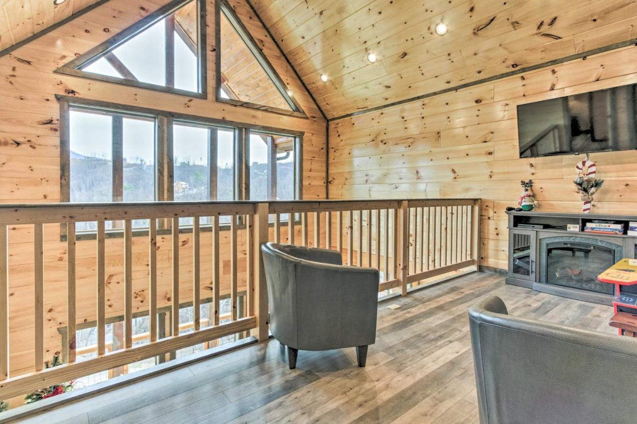 فيلا Smoky Mountain Hideaway With Hot Tub, Deck And Views! جاتلينبرج المظهر الخارجي الصورة