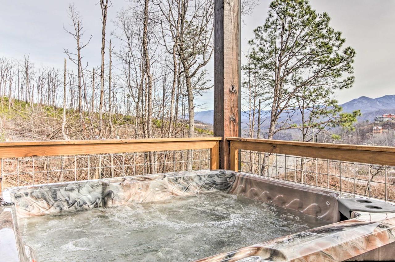 فيلا Smoky Mountain Hideaway With Hot Tub, Deck And Views! جاتلينبرج المظهر الخارجي الصورة